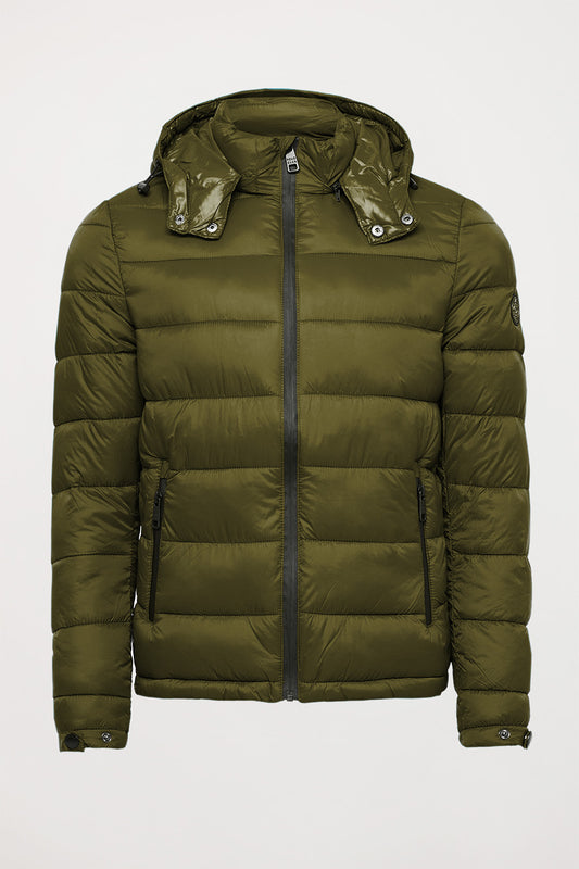 Chaqueta verde caqui acolchada con capucha