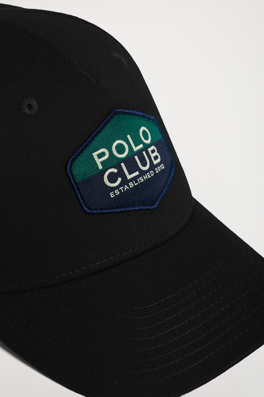 Gorra beisbolera negra con logo