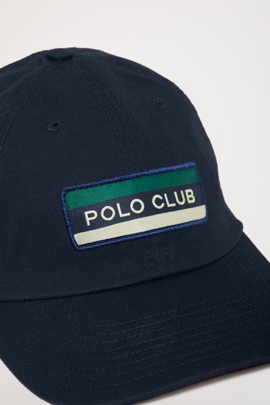 Gorra azul marino de béisbol con parche con logo