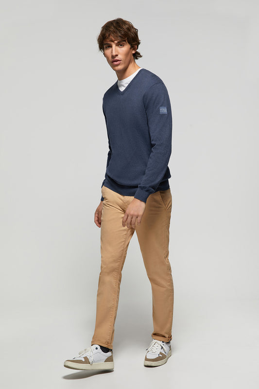 Camisola azul denim com decote em bico e cashmere