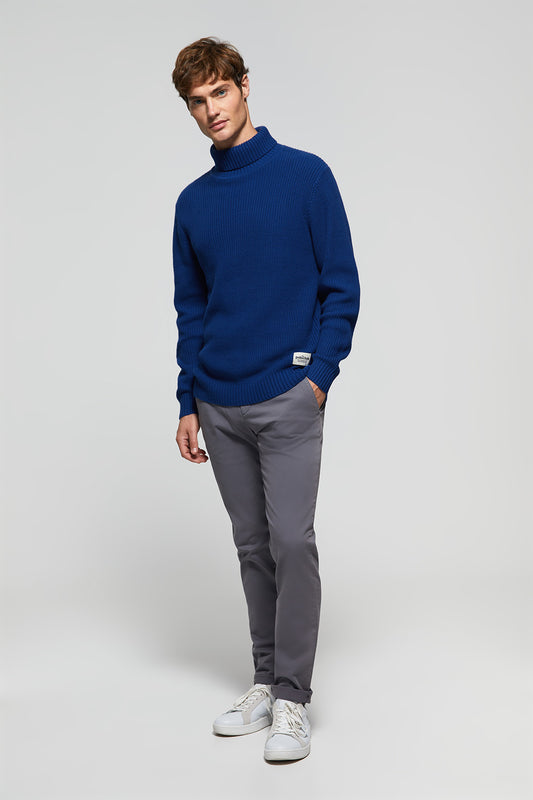 Camisola de gola alta azul royal com pormenor na parte inferior