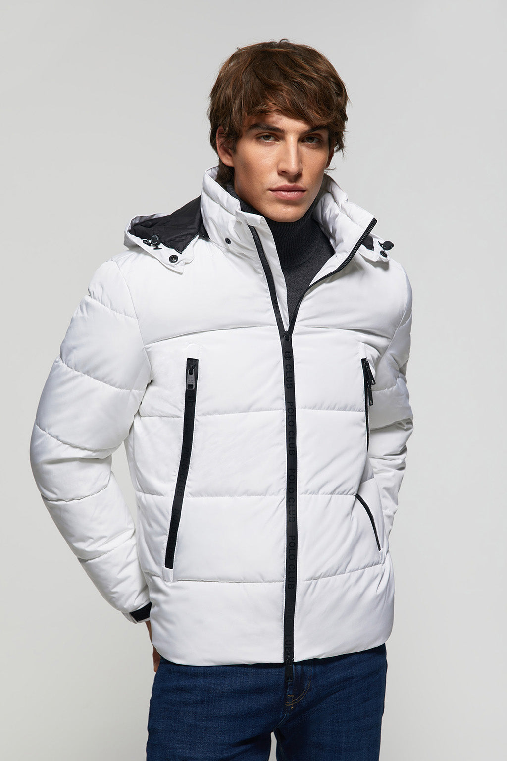 Chaqueta blanca con capucha deals