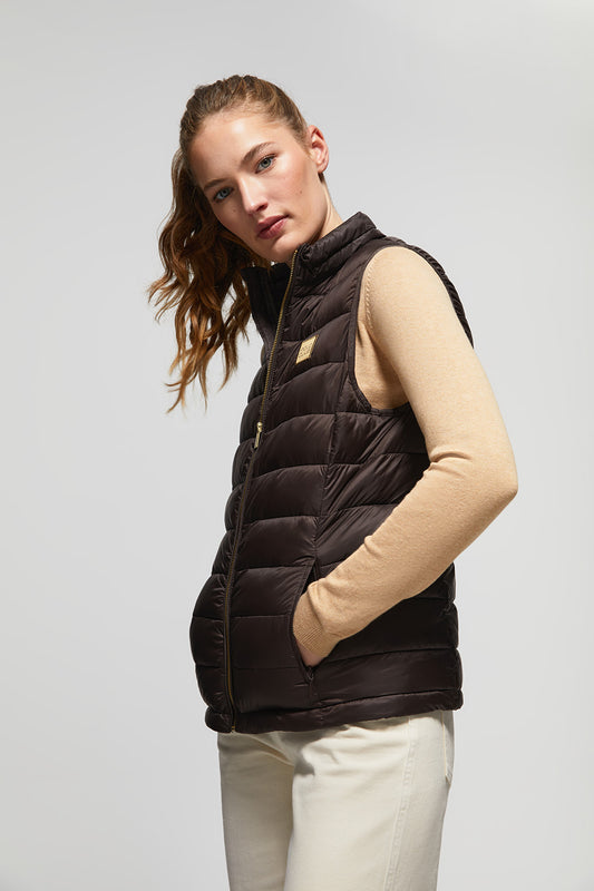 Chaleco marrón oscuro Randa reciclado y ultraligero con etiqueta textil Polo Club