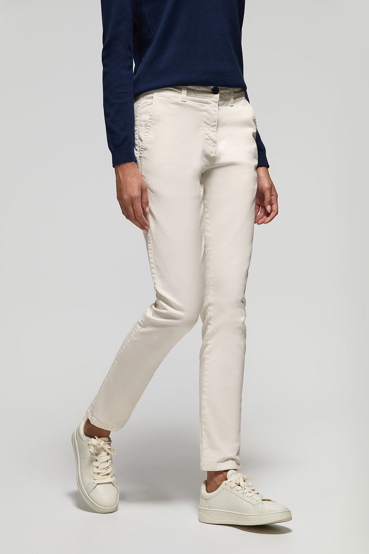Pantalón chino Slim fit ecru con detalle Polo Club