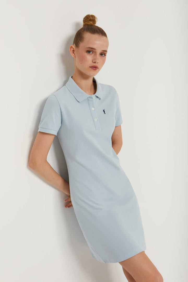 Vestido polero manga corta azul celeste con bordado Rigby Go