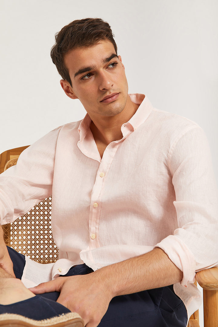 Camisa de linho rosa claro com logótipo bordado