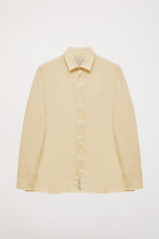 Camisa de lino beige de cuello francés y logo bordado
