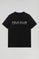 Camiseta básica negra con print icónico en el pecho