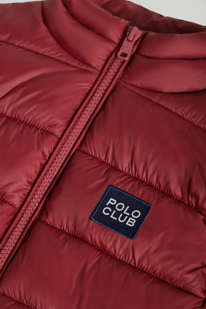 Colete Charlie ultralight bordeaux para rapaz com pormenores Polo Club
