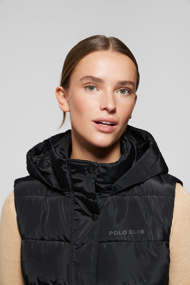Colete preto acolchoado com capuz e print Polo Club