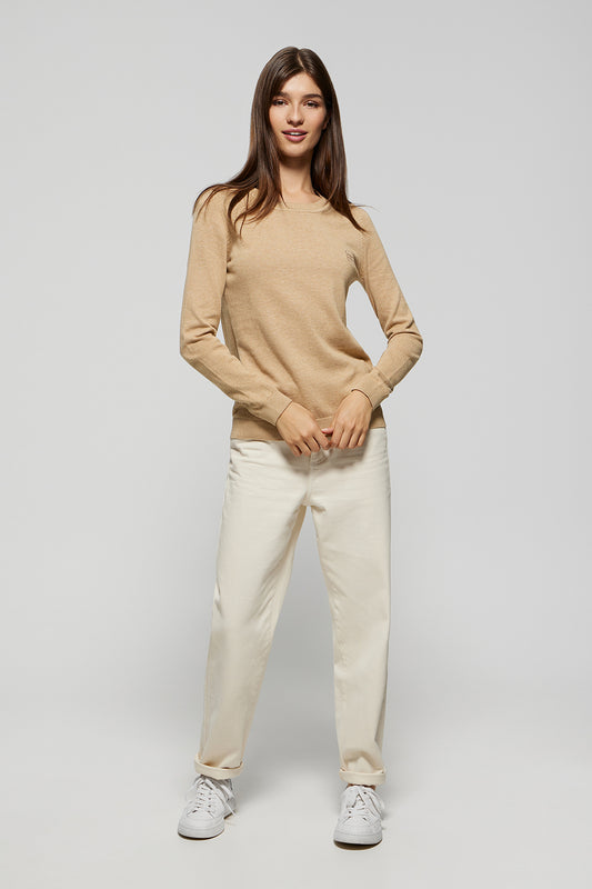 Caramel round-neck basic jumper with embroidered logo in matching colour