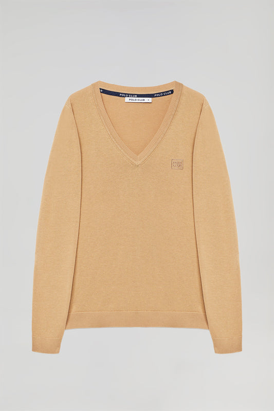 Camel V-neck basic jumper with embroidered logo in matching colour