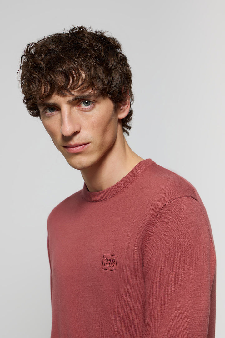 Terracotta round-neck basic jumper with embroidered logo in matching colour