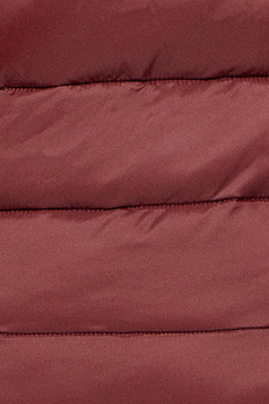 Chaqueta ultralight granate Cintia de capucha extraíble y bordado PC
