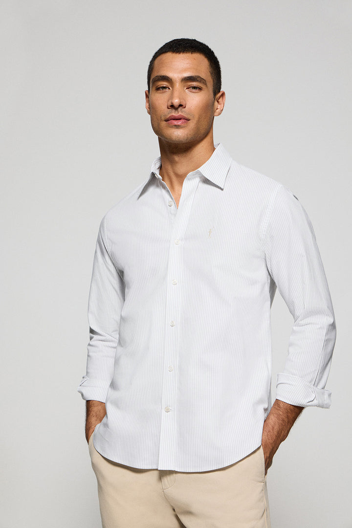 Camisa às riscas yale cinzenta clara com logo bordado Rigby Go