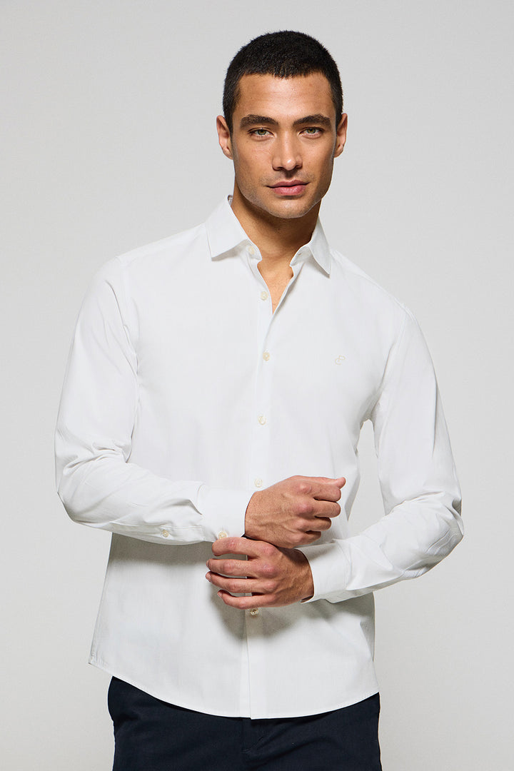Camisa Slim de popelina branca com monograma bordado