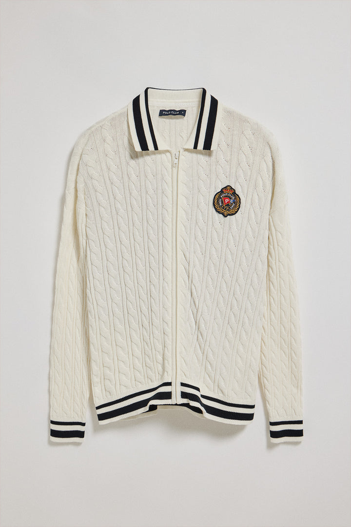 Cardigan bege trançado com fecho de correr e logo náutico