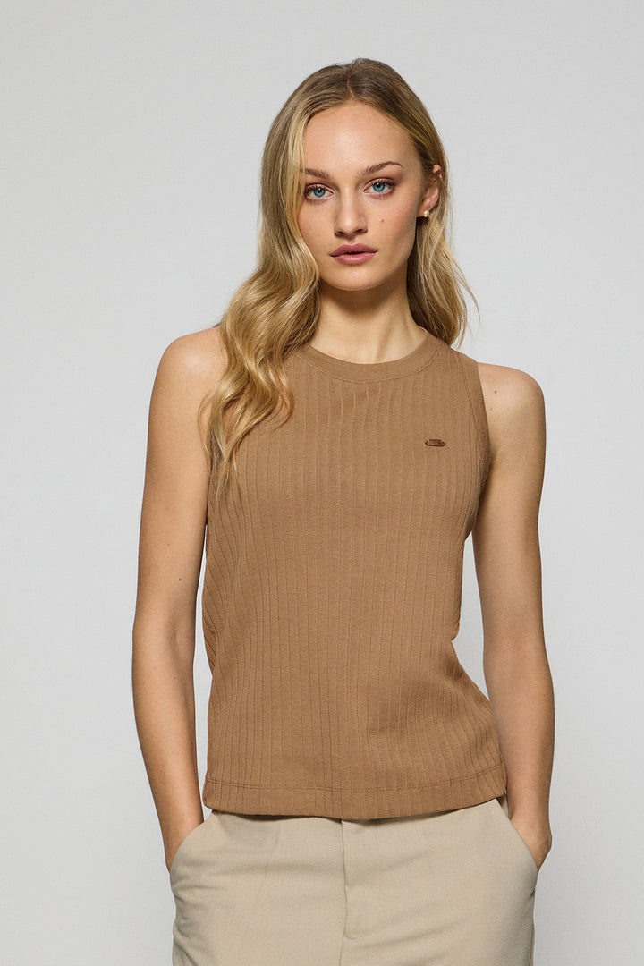 Camel ribbed tank top Tamika with Polo Club pearly button