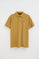 Polo color mostaza de manga corta con logo bordado Rigby Go