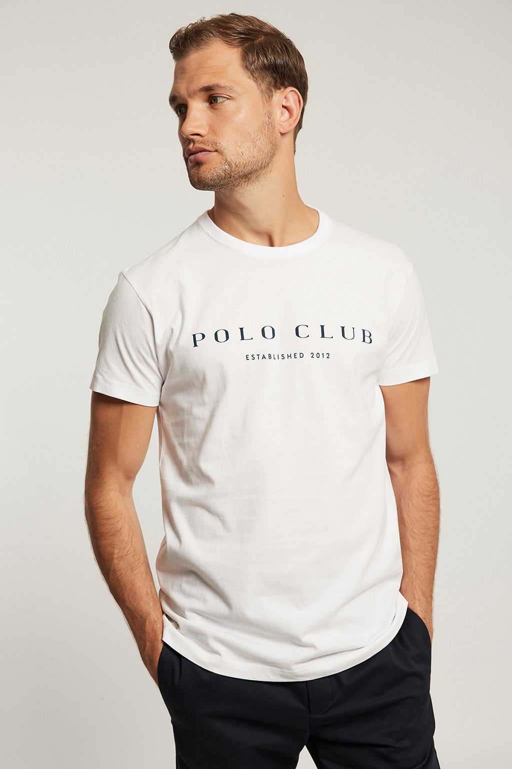 Camiseta blanca de manga corta con Club