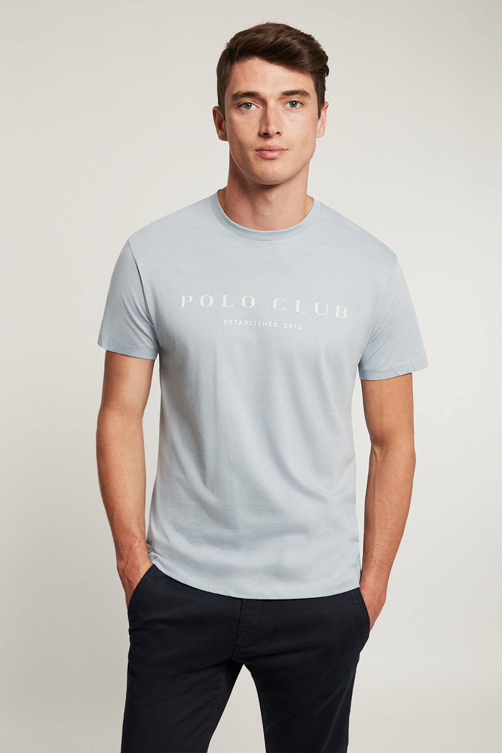 Camiseta orgánica azul pastel con estampación gráfica | HOMBRE  | POLO CLUB