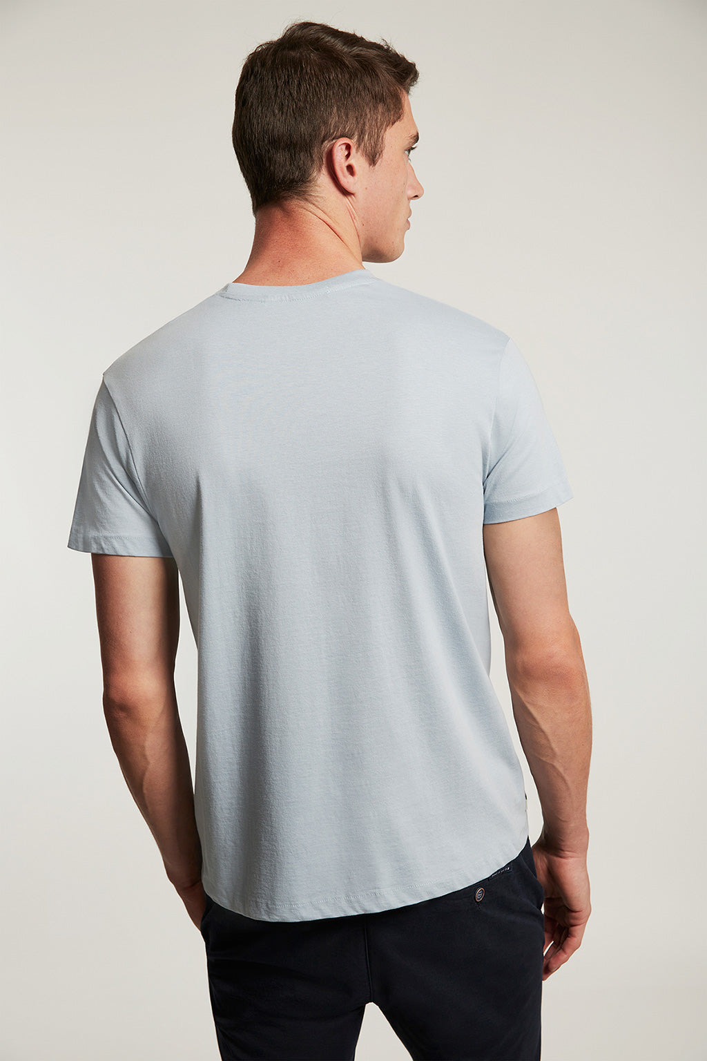 Camiseta orgánica azul pastel con estampación gráfica | HOMBRE  | POLO CLUB