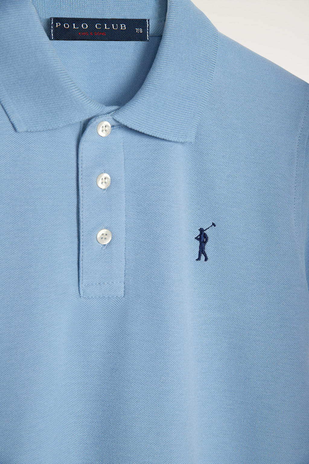 Polo celeste infantil de manga corta con logo bordado a contraste | NIÑOS | POLO CLUB