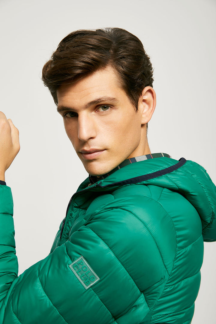 Chaqueta ultraligera verde con capucha y parche translucido en la manga | HOMBRE  | POLO CLUB