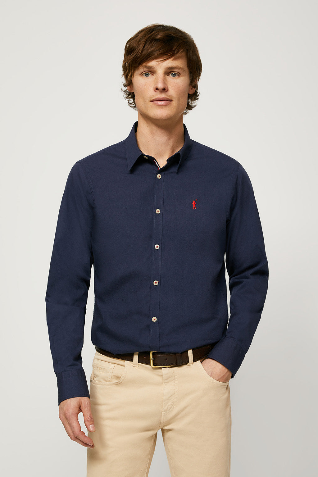 yo lavo mi ropa Saludar Instituto Camisa slim fit azul marino con logo bordado – Polo Club