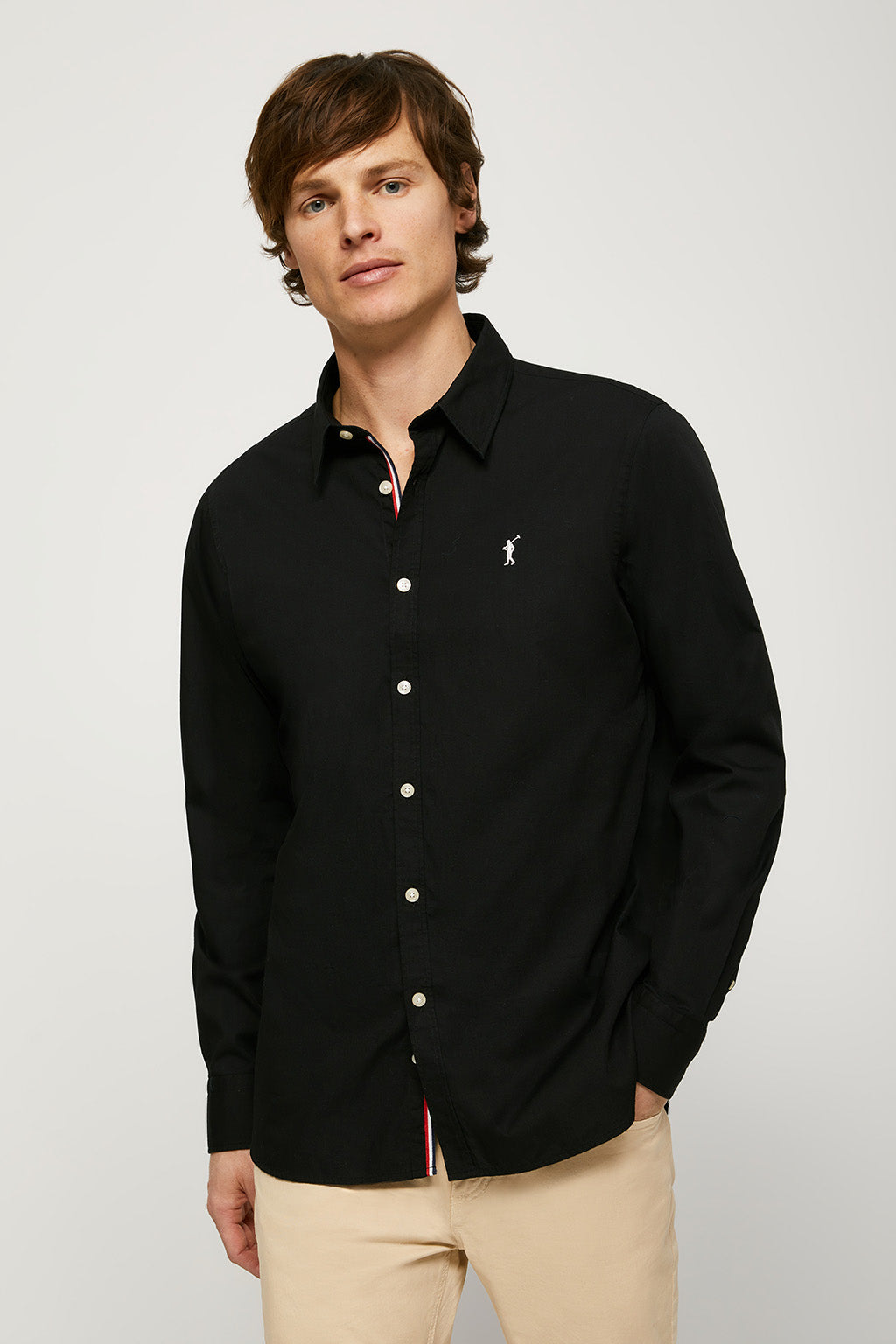 Camisa slim fit negra con logo bordado – Polo Club