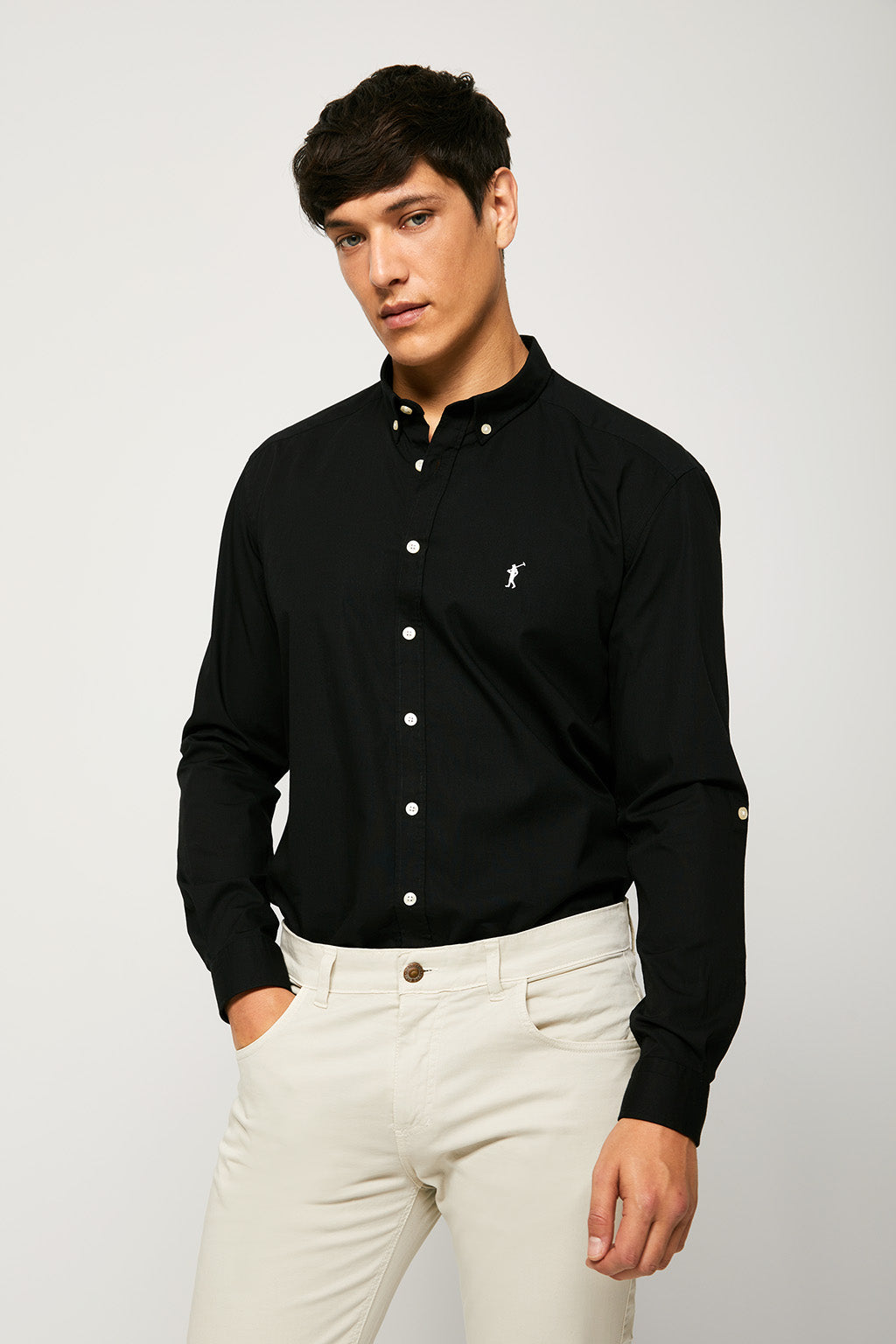 Pack de dos carmisas popelina blanca y negra con logo bordado a contraste | HOMBRE  | POLO CLUB