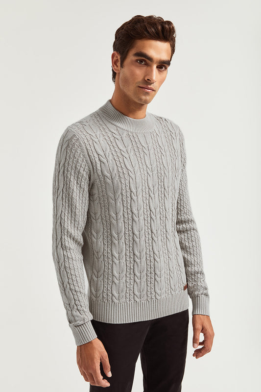Camisola de tranças cor cinzento pedra com decote redondo