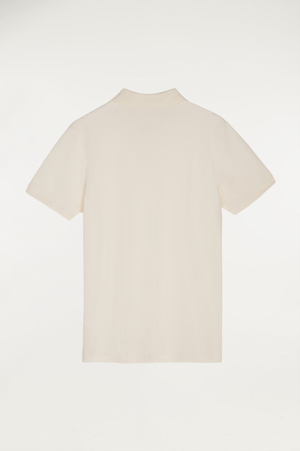 Polo beige piqué con tapeta de tres botones y logo bordado en contraste | HOMBRE  | POLO CLUB