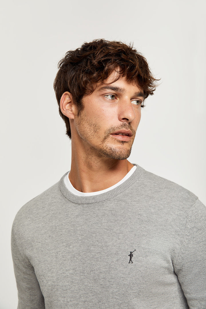 Jersey básico de cuello redondo gris vigoré con logo Rigby Go