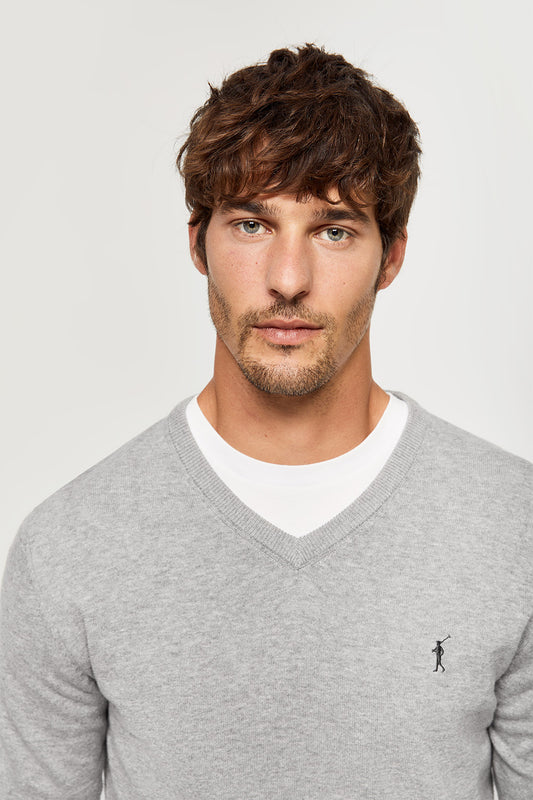 Camisola básica em cinza vigoré com decote em bico e logótipo Rigby Go