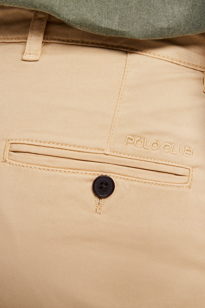 Pantalón chino arena de corte slim con logo Polo Club en bolsillo trasero