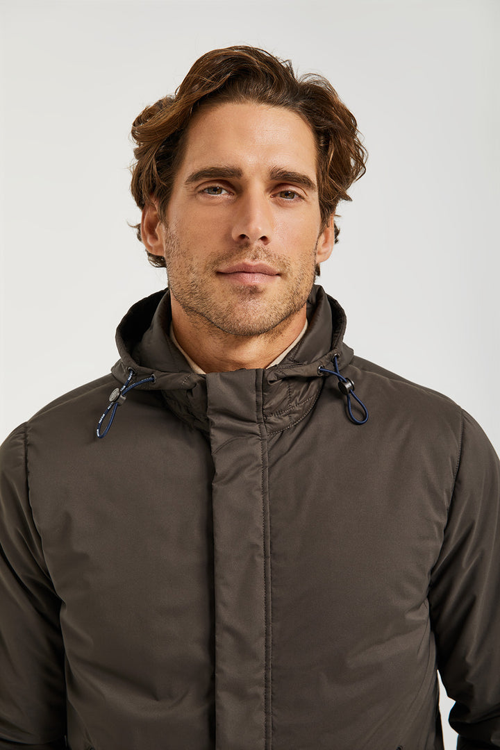 Chaqueta con capucha marrón y parche engomado Polo Club