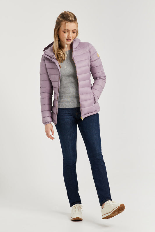 Chaqueta Lalitha color malva reciclada y ultraligera con capucha y detalle Polo Club
