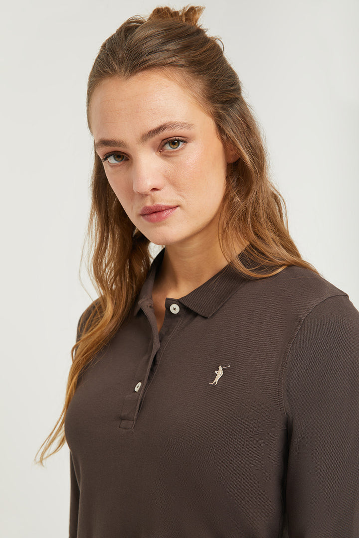 Polo de manga larga piqué marrón con logo Rigby Go