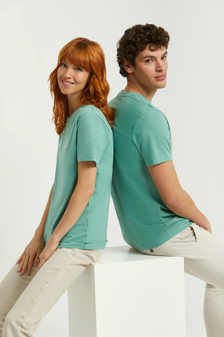 Camiseta verde empolvado orgánica Neutrals con logo