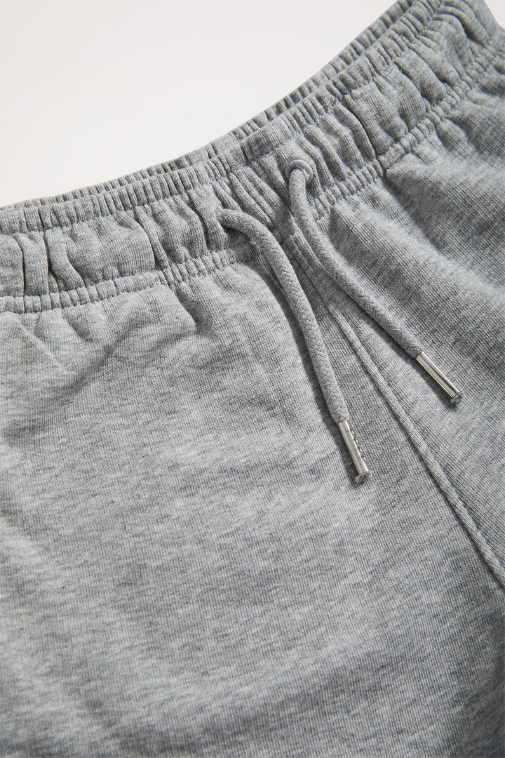 Pantalón corto orgánico gris vigoré Neutrals kids con logo