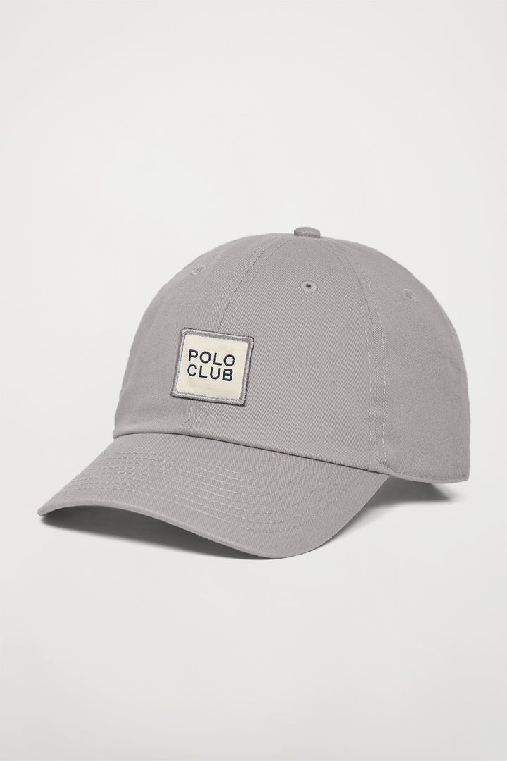 Gorra gris con etiqueta Polo Club